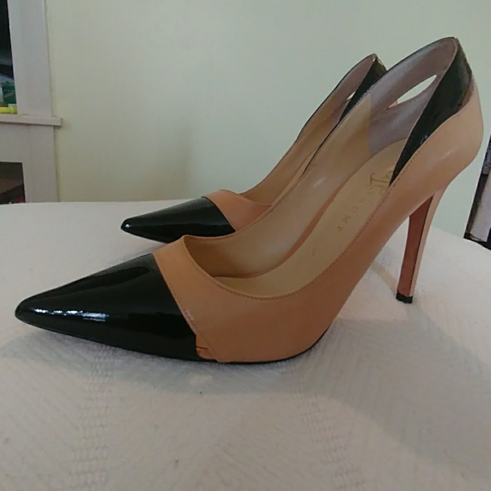 Ivanka Trump 2-tone pumps